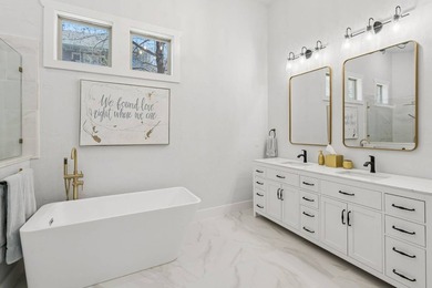Exceptional Las Colinas luxury estate in the exclusive gated and - photo 13