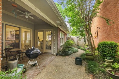 Welcome to this well-designed & built Patio Home, conveniently & - photo 16