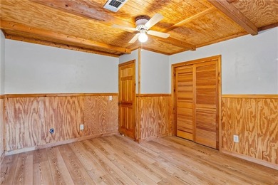 This a real lakefront log cabin with all the comforts, modern - photo 31