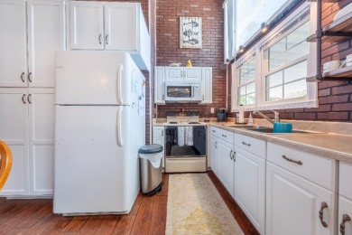 Waterfront, Central location & Rental friendly Neighborhood! - photo 10