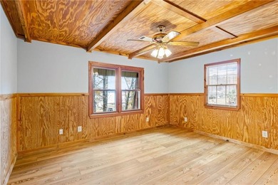 This a real lakefront log cabin with all the comforts, modern - photo 37