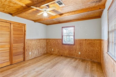 This a real lakefront log cabin with all the comforts, modern - photo 39