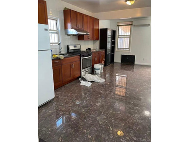 Exceptional mixed-use property in the heart of Flushing. This - photo 3