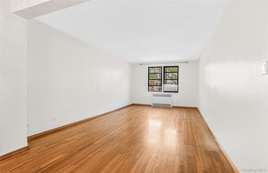 Two Bedrooms Co-op Unit in Great Location! Hardwood Floors - photo 4