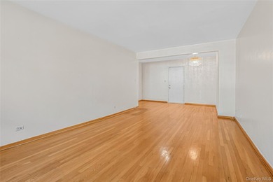 Two Bedrooms Co-op Unit in Great Location! Hardwood Floors - photo 6