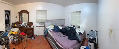 Spacious and versatile 3 bedroom, 2-bath with and extra room - photo 12