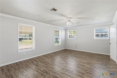 Welcome to 163 Lakeside Dr - the lakeside retreat you've been - photo 33