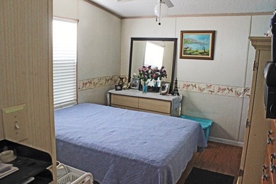 3/2 on .30 Acre. Well Cared for 1994 Home with Great Room - photo 18