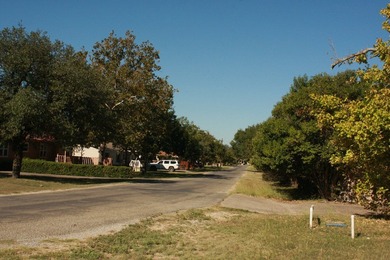 3/2 on .30 Acre. Well Cared for 1994 Home with Great Room - photo 27