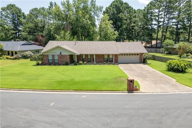 Welcome to this charming home in the desirable Village Harbor - photo 5