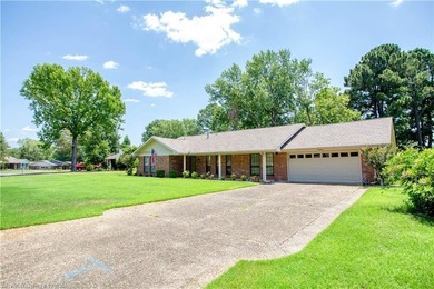 Welcome to this charming home in the desirable Village Harbor - photo 6