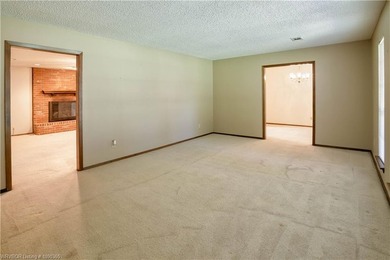 Welcome to this charming home in the desirable Village Harbor - photo 8