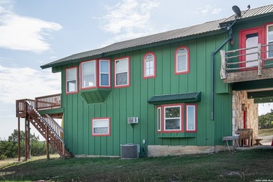 Come and see this beautiful custom built home in the Texas Hill - photo 7