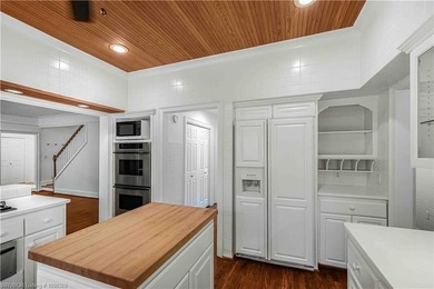 Welcome to this traditional home in Fianna Hills featuring two - photo 9