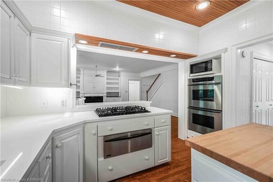 Welcome to this traditional home in Fianna Hills featuring two - photo 10