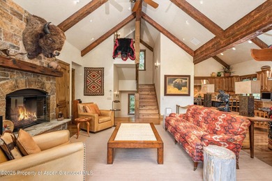 Welcome to The Silver Pine, an elegant mountain retreat just 1.2 - photo 17