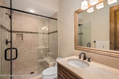 Welcome to The Silver Pine, an elegant mountain retreat just 1.2 - photo 30