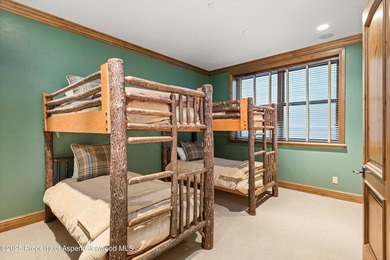 Welcome to The Silver Pine, an elegant mountain retreat just 1.2 - photo 31
