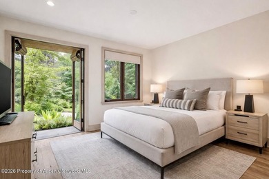 Welcome to The Silver Pine, an elegant mountain retreat just 1.2 - photo 44