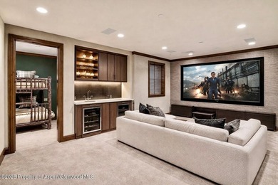 Welcome to The Silver Pine, an elegant mountain retreat just 1.2 - photo 45