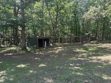 Looking for peaceful country living with lots of space? Or a - photo 16