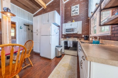 Waterfront, Central location & Rental friendly Neighborhood! - photo 14