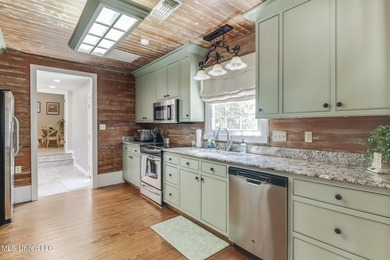 The Oldest Home in Woolmarket | Historic Riverfront Estate | 2+ - photo 11