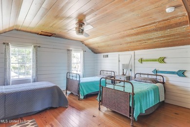 The Oldest Home in Woolmarket | Historic Riverfront Estate | 2+ - photo 20