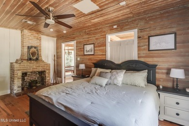 The Oldest Home in Woolmarket | Historic Riverfront Estate | 2+ - photo 28
