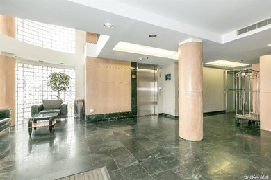 bright & spacious all renovated one bedroom 1.5 bath condo - photo 3