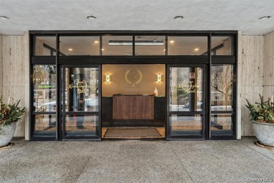 Elegant, pristine, and spacious 2-bedroom, renovated 2.5-bath - photo 3