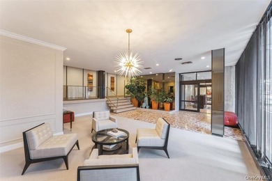 Elegant, pristine, and spacious 2-bedroom, renovated 2.5-bath - photo 4