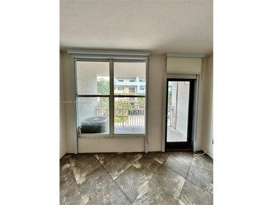 Perfectly located on iconic Lincoln Road  minutes to Trader