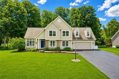 STYLISH UPDATES. INCREDIBLE SPACE. PRIVATE BACKYARD OASIS - photo 1