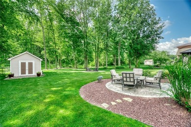 STYLISH UPDATES. INCREDIBLE SPACE. PRIVATE BACKYARD OASIS - photo 4