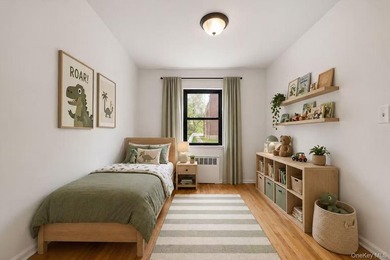 Corner Unit!! Bright and spacious 2-bedroom, 1-bath garden-level - photo 8