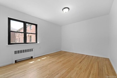 Corner Unit!! Bright and spacious 2-bedroom, 1-bath garden-level - photo 10