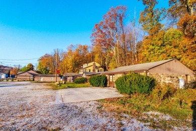 FORMER MOTEL DIRECTLY ACROSS THE STREET FROM ICONIC LAKE - photo 33