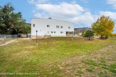 Approx. 27,461 Dock High Building on approx. 2.39 Acres. Core - photo 2