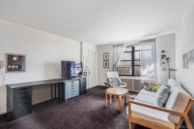 Experience top-floor privacy in this beautifully maintained - photo 4