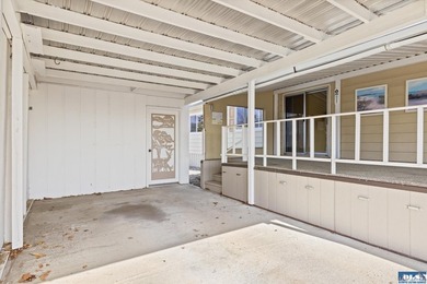 Gorgeous, panoramic mountain views from your living room in this - photo 4