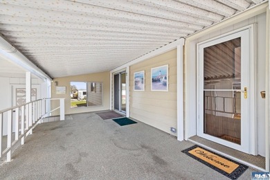 Gorgeous, panoramic mountain views from your living room in this - photo 5