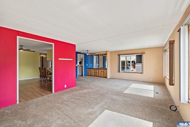 Gorgeous, panoramic mountain views from your living room in this - photo 7