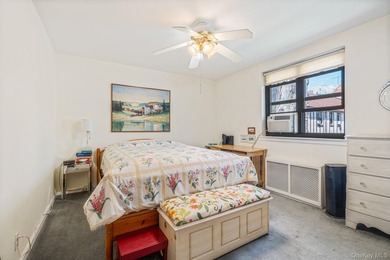 Experience top-floor privacy in this beautifully maintained - photo 9
