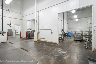 Approx. 27,461 Dock High Building on approx. 2.39 Acres. Core - photo 10
