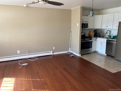Majestic LEGAL duplex on a tree lined quiet street in Soundview - photo 27