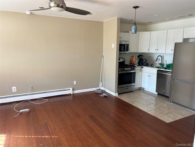 Majestic LEGAL duplex on a tree lined quiet street in Soundview - photo 28