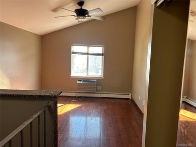 Majestic LEGAL duplex on a tree lined quiet street in Soundview - photo 30