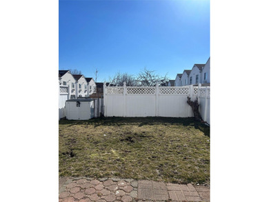 Majestic LEGAL duplex on a tree lined quiet street in Soundview - photo 43