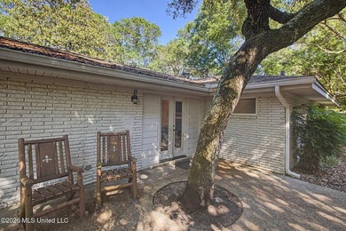 Tucked away on a quiet, tree-lined street, this beautifully - photo 27
